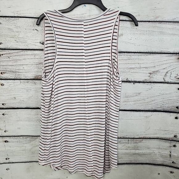 Maurices Large White Stripe Sleeveless Top - Picture 3 of 9
